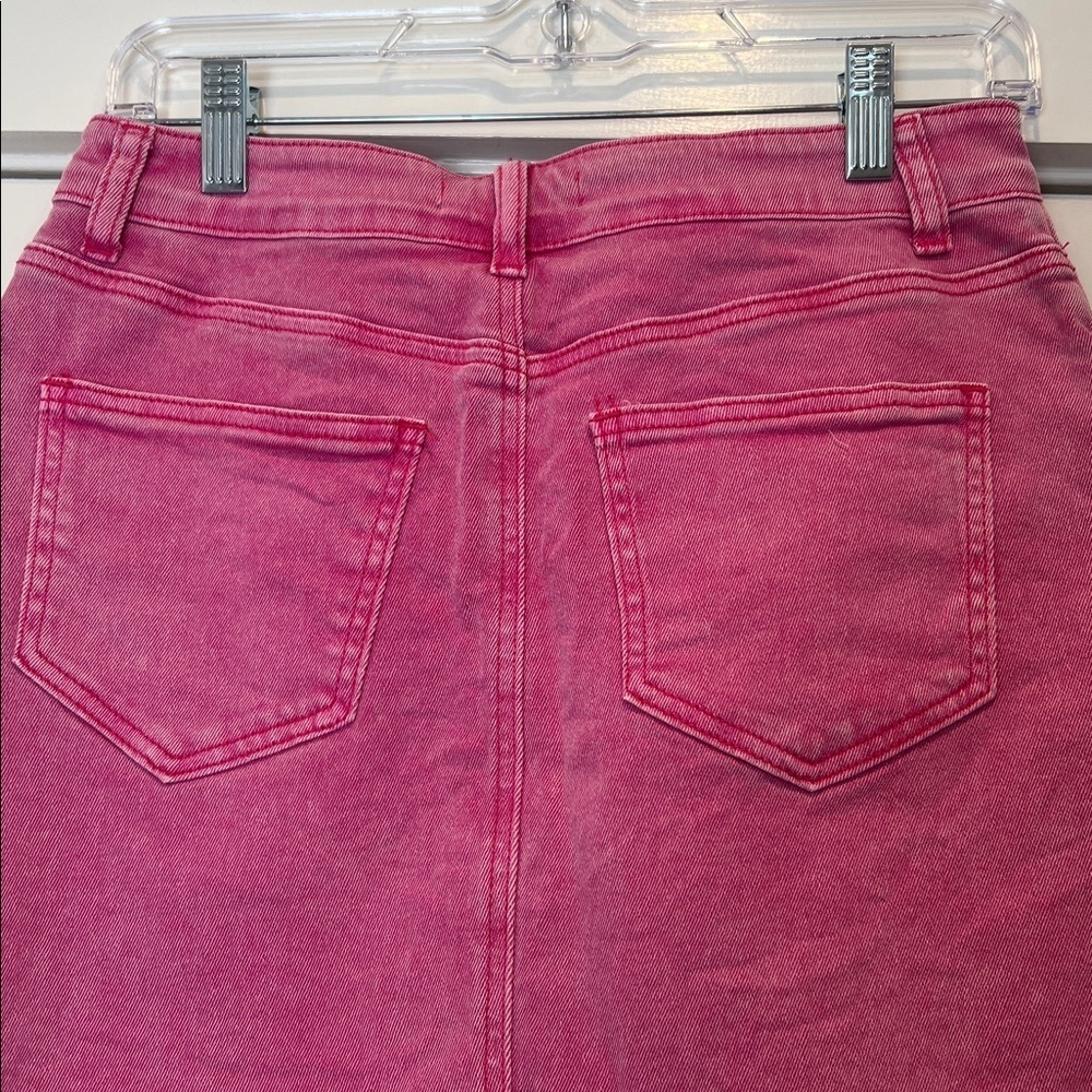 Zenana Outfitters Pink acid washed Denim Mini Skirt size medium. - Picture 6 of 9